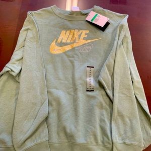 NWT Nike Womens Sweatshirt